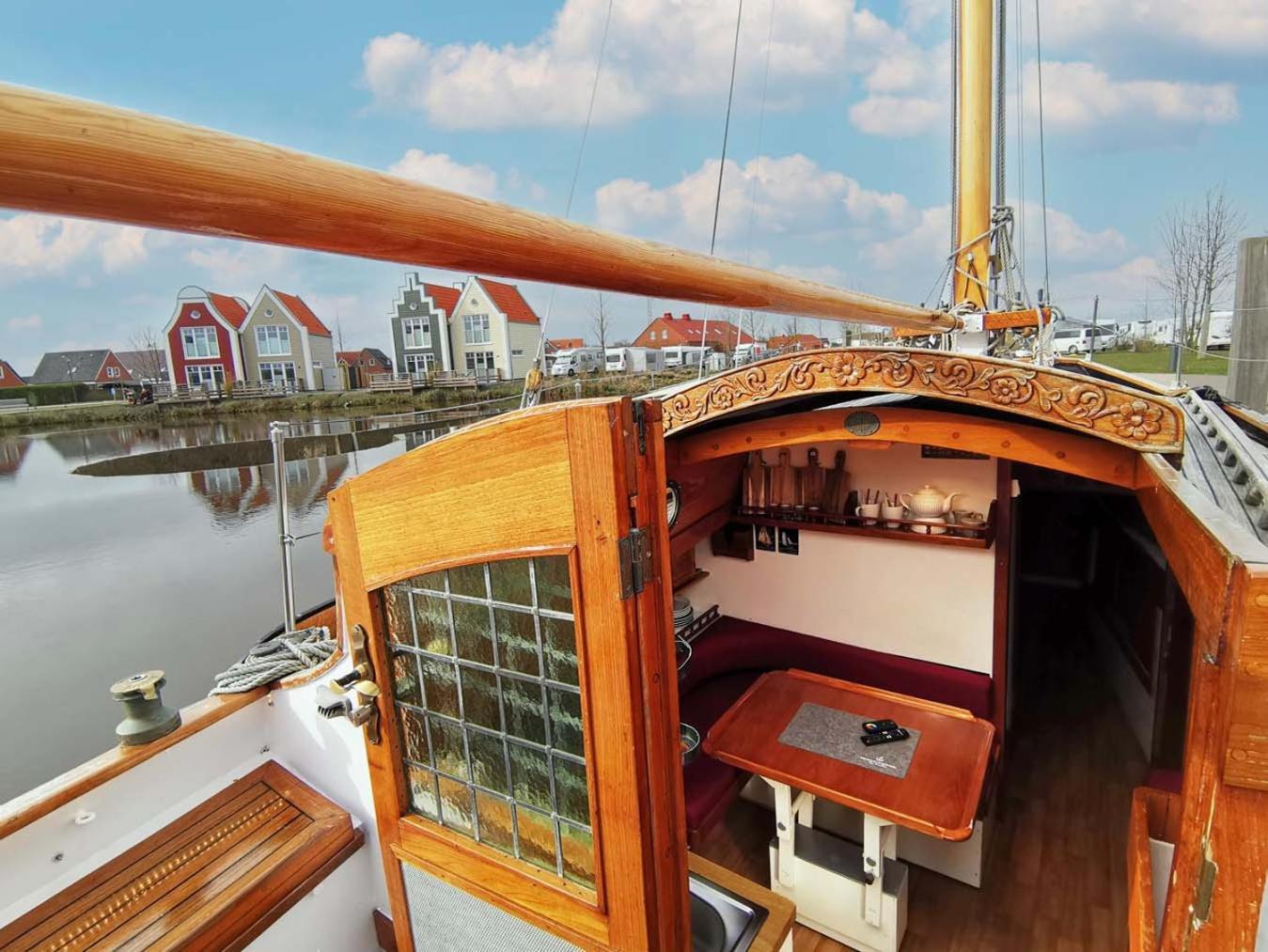 Plattbodenschiff Pandion Neuharlingersiel Exterior foto